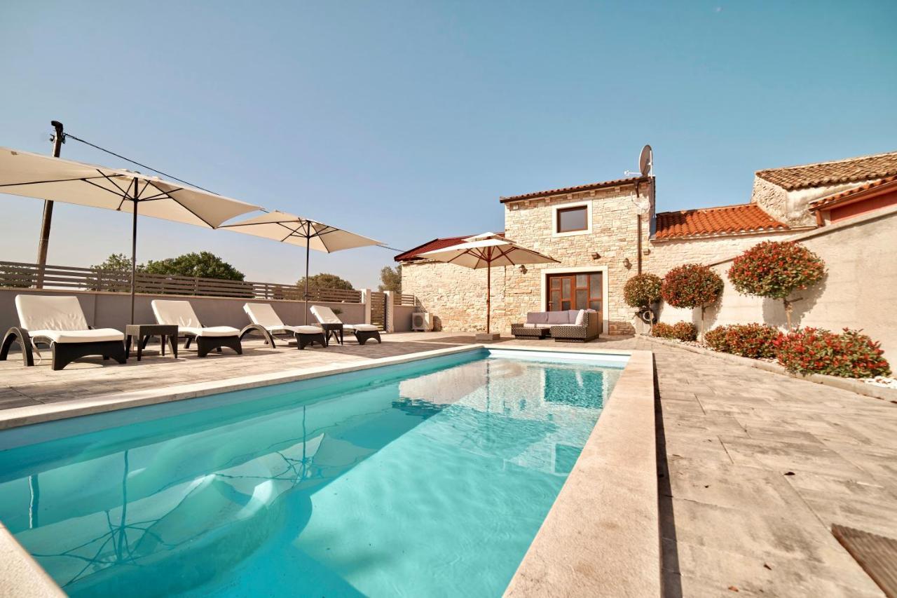 Haus Mila Villa Pavicini Kültér fotó